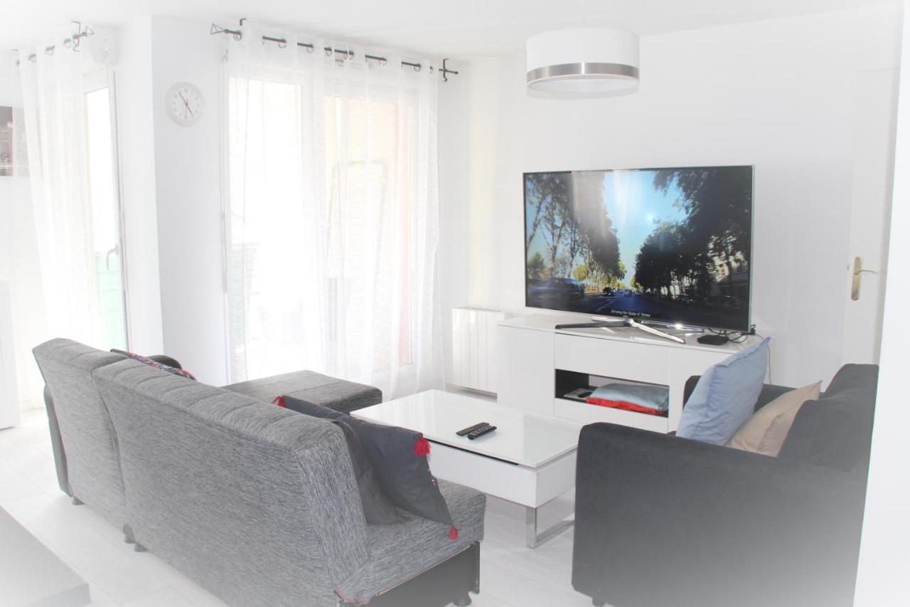 Logement Familial Tout Equipe แซงต์-เดอนี ภายนอก รูปภาพ
